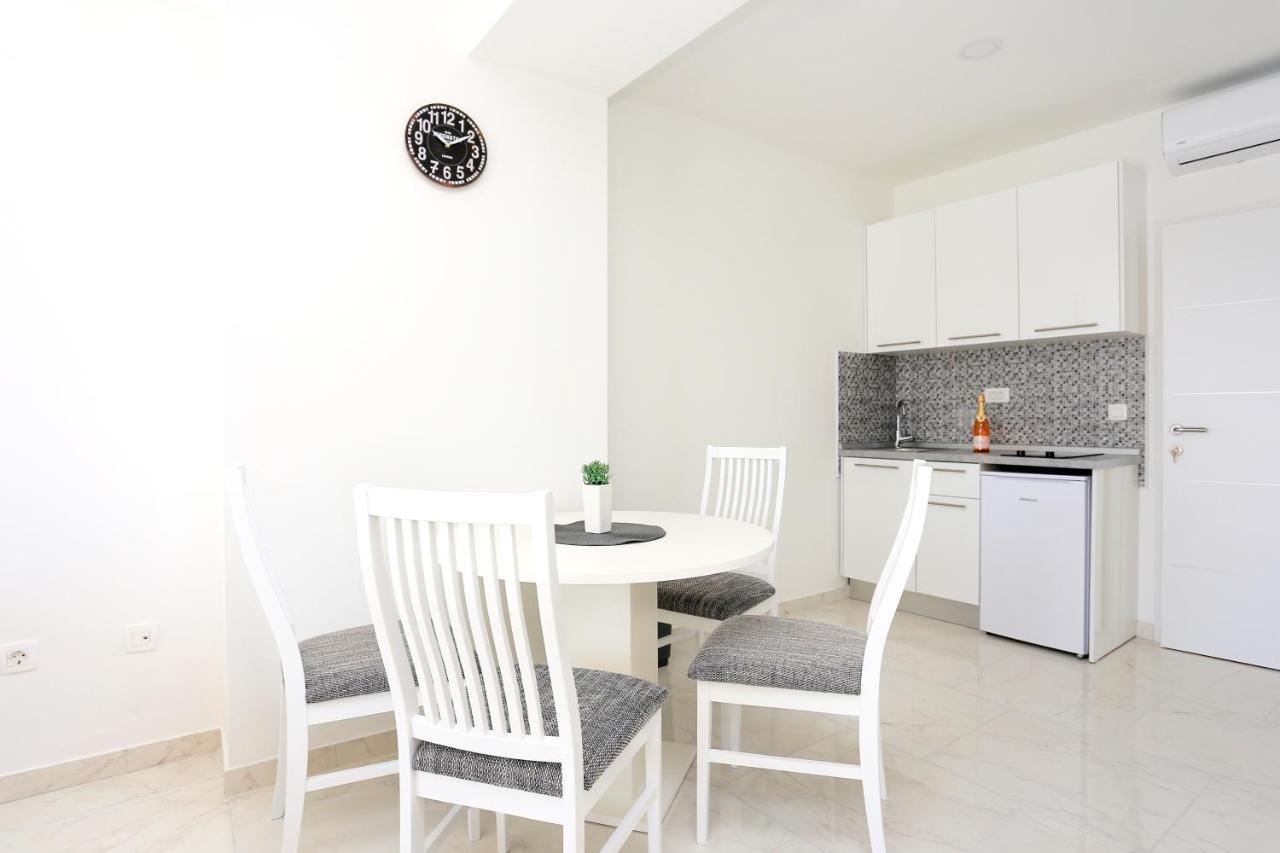 Family Friendly Apartments With A Swimming Pool Zivogosce - Porat, Makarska - 18150 מראה חיצוני תמונה