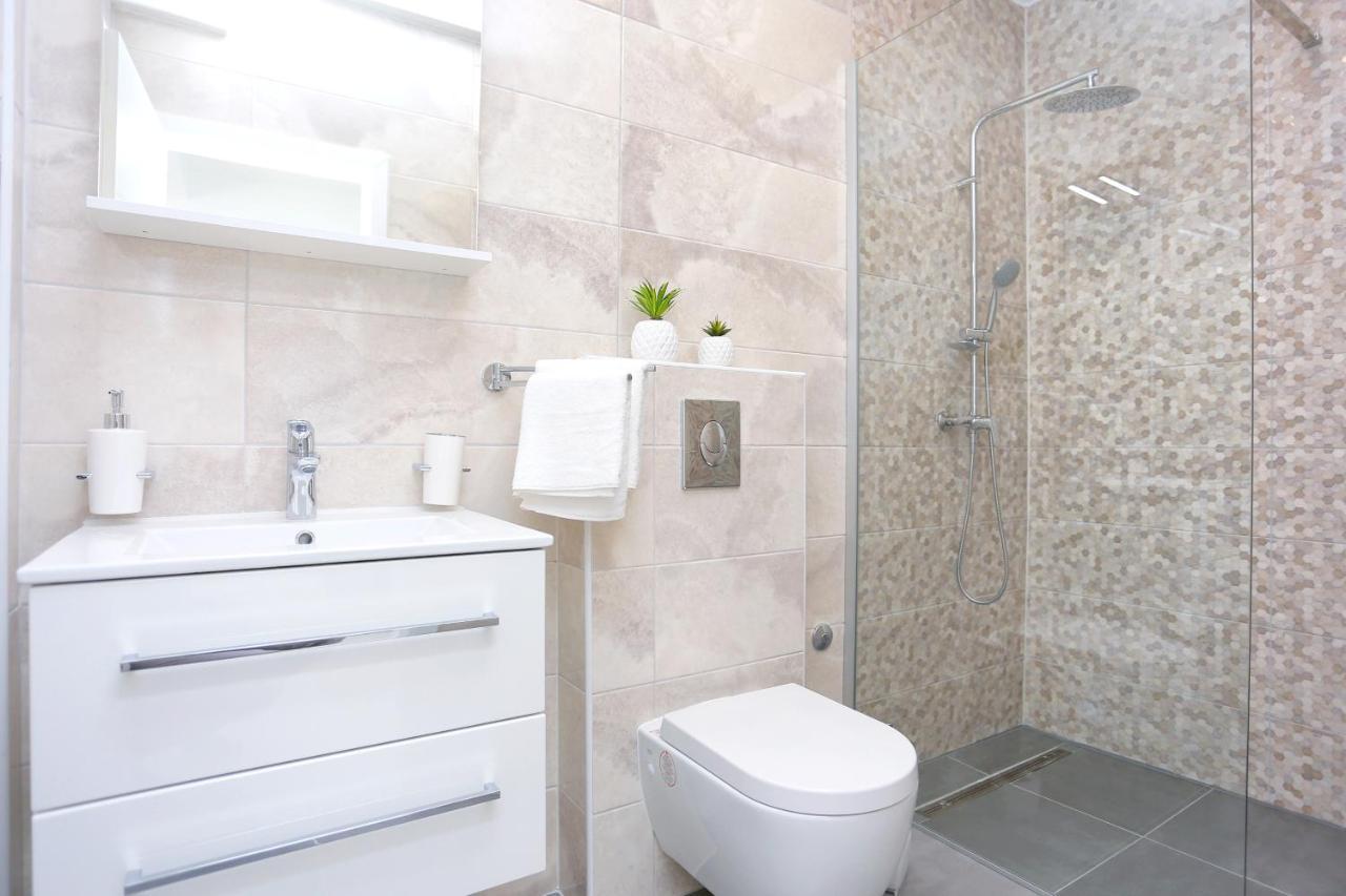 Family Friendly Apartments With A Swimming Pool Zivogosce - Porat, Makarska - 18150 מראה חיצוני תמונה